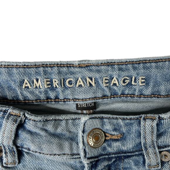 American Eagle AE Mom Jean FLAW High Rise Tapered Light Wash Distressed Denim 6 - Picture 5 of 7